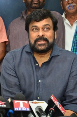 Chiranjeevi, Mohan Babu and Allu Aravind Meets Dasari Narayana Rao - 49 of 73