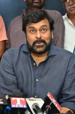 Chiranjeevi, Mohan Babu and Allu Aravind Meets Dasari Narayana Rao - 47 of 73