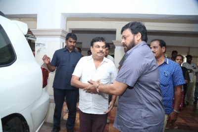 Chiranjeevi Pays Tribute To B Jaya - 8 of 21