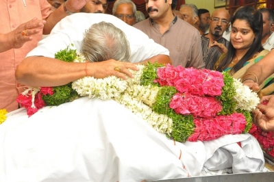 Dasari Narayana rao Condolences Photos 2 - 79 of 152