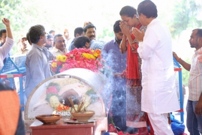 Dasari Narayana Rao Condolences Photos 4 - 43 of 83