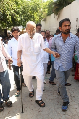 Dasari Narayana Rao Condolences Photos 5 - 11 of 127