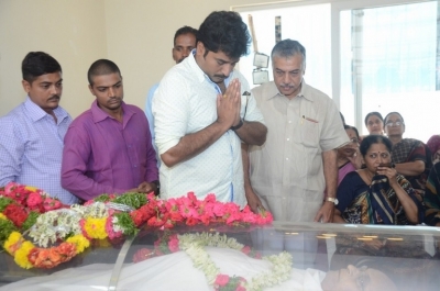 DR C Narayana Reddy Condolence Photos - 16 of 42