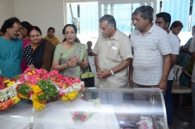 DR C Narayana Reddy Condolence Photos - 21 of 42