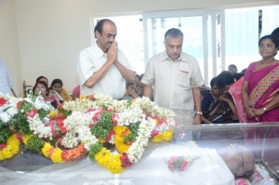 DR C Narayana Reddy Condolence Photos - 34 of 42