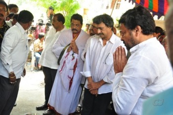 Edida Nageswara Rao Condolences Photos 2 - 36 of 138