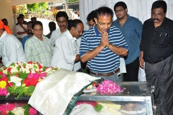 Edida Nageswara Rao Condolences Photos 2 - 36 of 138