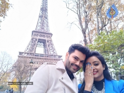 Ganesh Venkatraman And Nisha Krishnan Paris Pictures - 1 of 7
