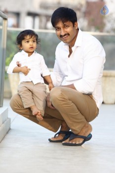 Hero Gopichand with Son Virat Krishna - 1 of 1