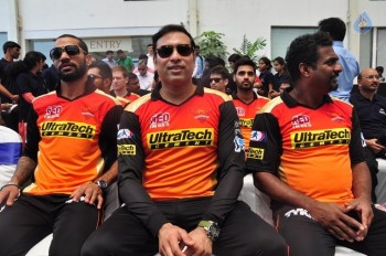 IPL Sunrisers Team Felicitates Apollo Doctors - 18 of 40