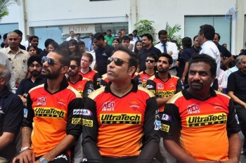 IPL Sunrisers Team Felicitates Apollo Doctors - 20 of 40