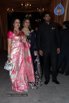 Isha Ambani & Anand Piramal Wedding Reception - 24 of 34