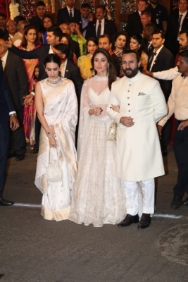 Isha Ambani and Anand Piramal Wedding Reception  - 14 of 48