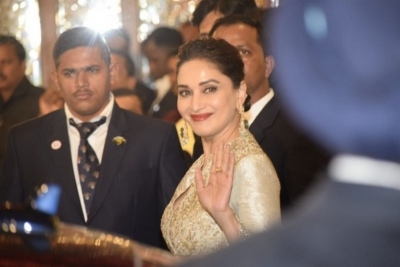 Isha Ambani and Anand Piramal Wedding Reception  - 34 of 48