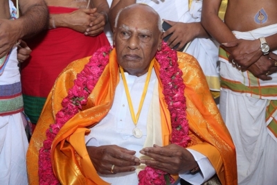 Journalists Association Felicitates Dadasaheb Phalke K Viswanath - 50 of 52