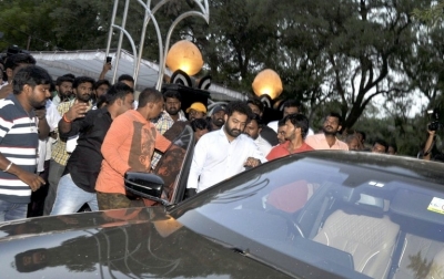 Jr NTR And Kalyan Ram Pays Tribute To NTR At NTR Ghat  - 7 of 17