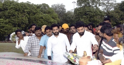 Jr NTR And Kalyan Ram Pays Tribute To NTR At NTR Ghat  - 9 of 17