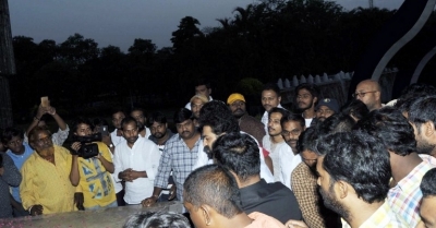 Jr NTR And Kalyan Ram Pays Tribute To NTR At NTR Ghat  - 10 of 17