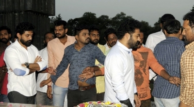 Jr NTR And Kalyan Ram Pays Tribute To NTR At NTR Ghat  - 14 of 17