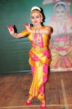 K A Lakshmi Bharatanatyam Arangetram Photos - 18 of 38