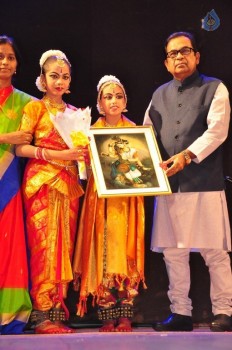 K A Lakshmi Bharatanatyam Arangetram Photos - 28 of 38