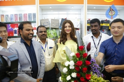 Kajal Launches Happi Mobiles Store at Vizag - 4 of 32