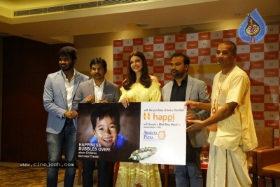 Kajal Launches Happi Mobiles Store at Vizag - 11 of 32