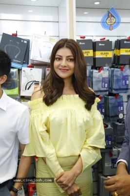 Kajal Launches Happi Mobiles Store at Vizag - 17 of 32