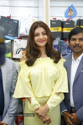 Kajal Launches Happi Mobiles Store at Vizag - 30 of 32