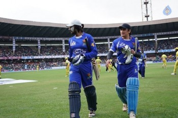 Karnataka Bulldozers Vs Chennai Rhinos Match Photos - 35 of 42