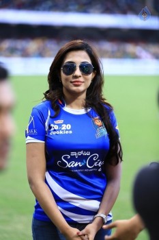 Karnataka Bulldozers Vs Chennai Rhinos Match Photos - 37 of 42