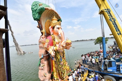 Khairatabad and Balapur Ganesh Nimajjanam Photos - 41 of 85