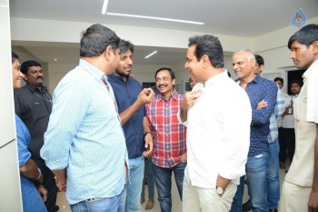 KTR Watches Pelli Choopulu Movie - 12 of 27