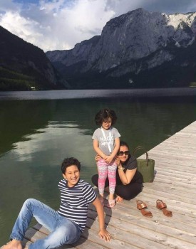 Mahesh Babu Family Holiday Tour Photos - 11 of 13