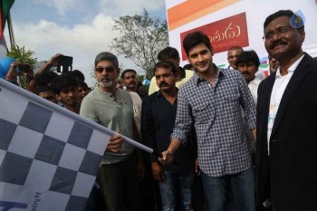 Mahesh Babu flags off Chak De India Ride - 8 of 42