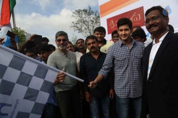 Mahesh Babu flags off Chak De India Ride - 9 of 42