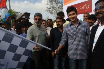 Mahesh Babu flags off Chak De India Ride - 13 of 42