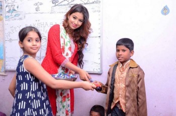 Manali Rathod Rakhi Celebrations at Mathru Devo Bhava Charitable Trust - 11 of 16