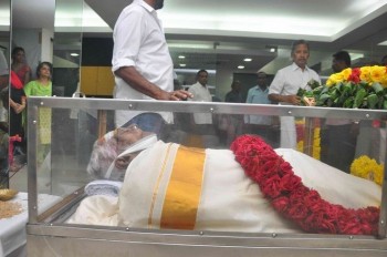 MS Viswanathan Condolences Photos 2 - 14 of 58