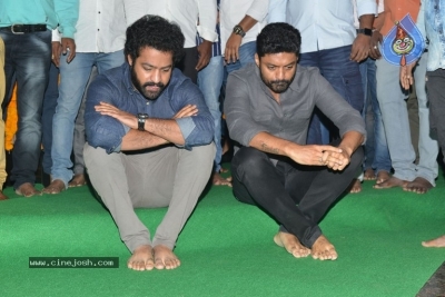 NTR Family Members at NTR Ghat - 38 of 39