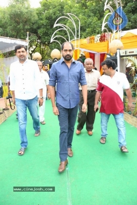 NTR Family Members Pay Tribute at NTR Ghat - 12 of 100