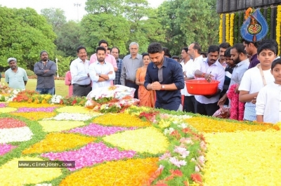 NTR Family Members Pay Tribute at NTR Ghat - 15 of 100