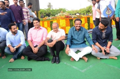 NTR Family Members Pay Tribute at NTR Ghat - 32 of 100