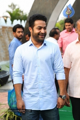 NTR Family Members Pay Tribute at NTR Ghat - 39 of 100