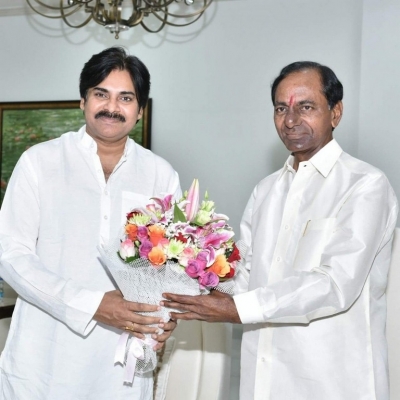 Pawan Kalyan And KCR Meeting Photos - 2 of 2