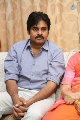 Pawan Kalyan and Trivikram Meets K Vishwanath - 10 of 77