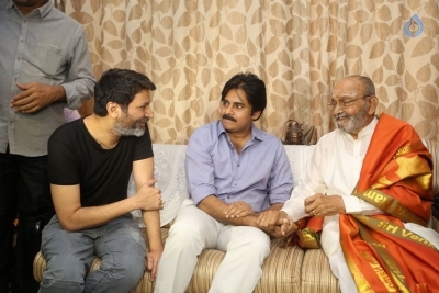 Pawan Kalyan and Trivikram Meets K Vishwanath - 21 of 77