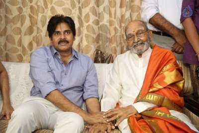 Pawan Kalyan and Trivikram Meets K Vishwanath - 25 of 77