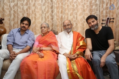 Pawan Kalyan and Trivikram Meets K Vishwanath - 26 of 77