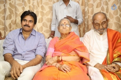 Pawan Kalyan and Trivikram Meets K Vishwanath - 45 of 77